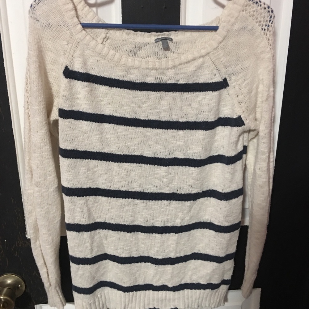 Cut out sweater perfect for fall